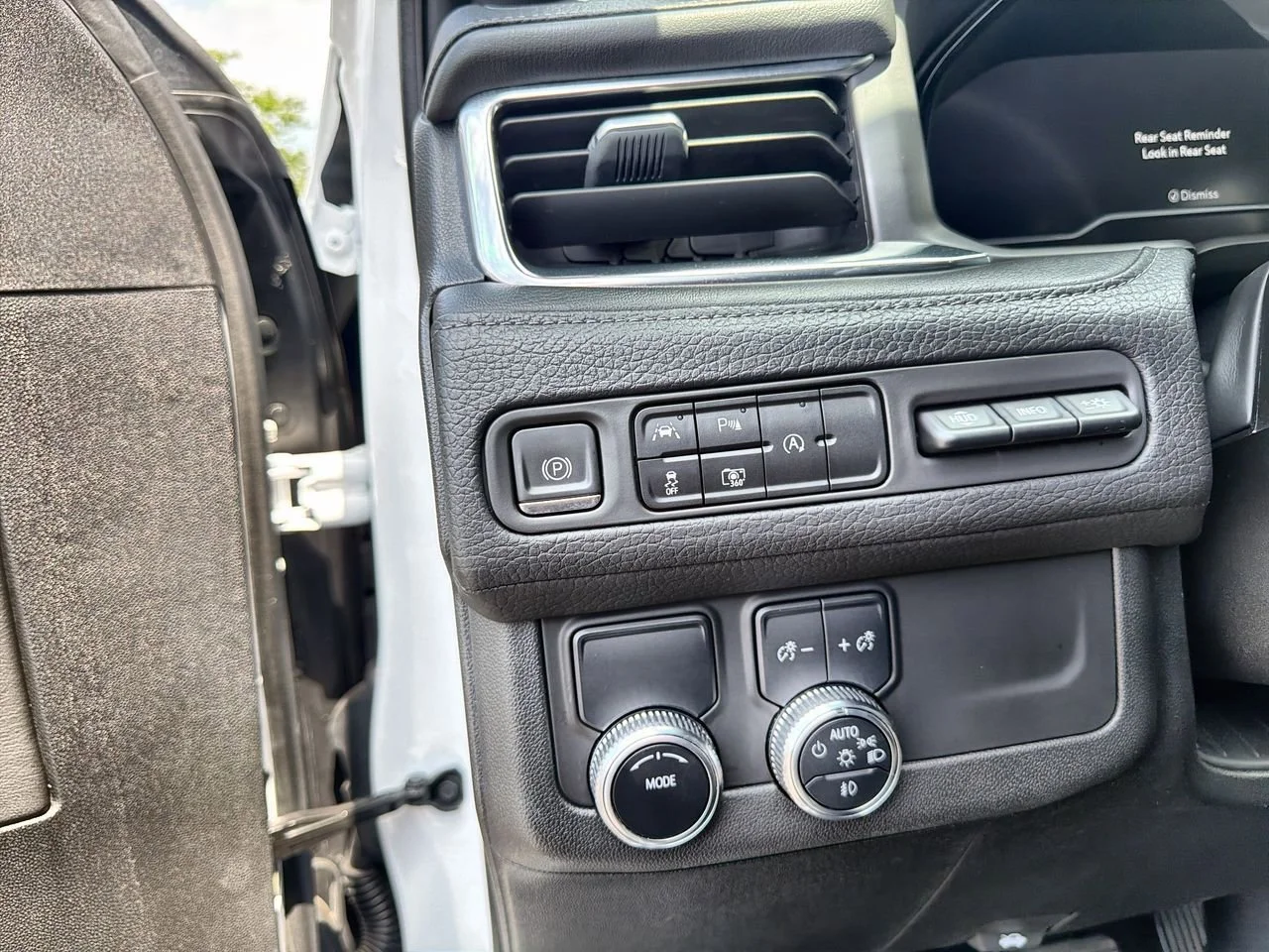 Used 2023 Summit White GMC Denali image 15