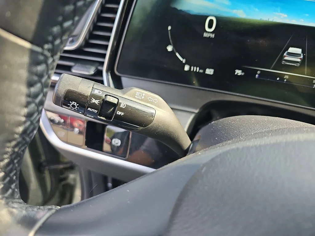 Used 2023 Green Kia X-Pro Prestige image 26