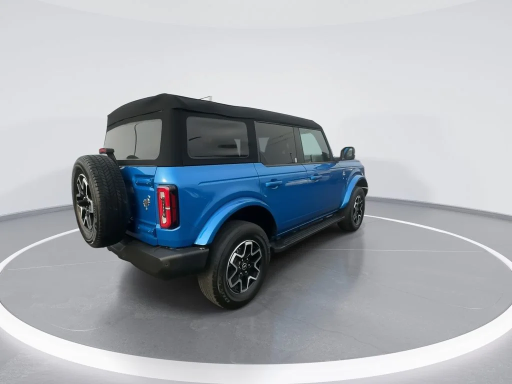 Used 2023 Blue Ford Outer Banks image 8