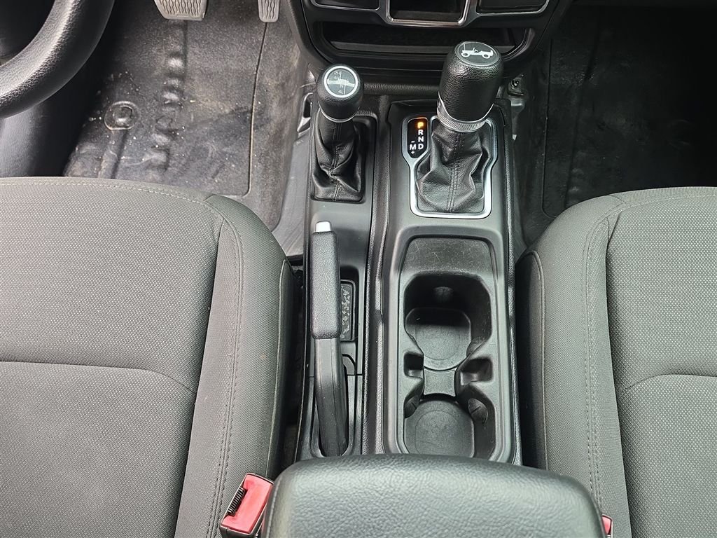 Used 2018 White Jeep Sport image 14