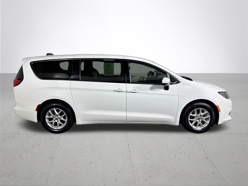 Used 2022 Bright White Clearcoat Chrysler LX image 5