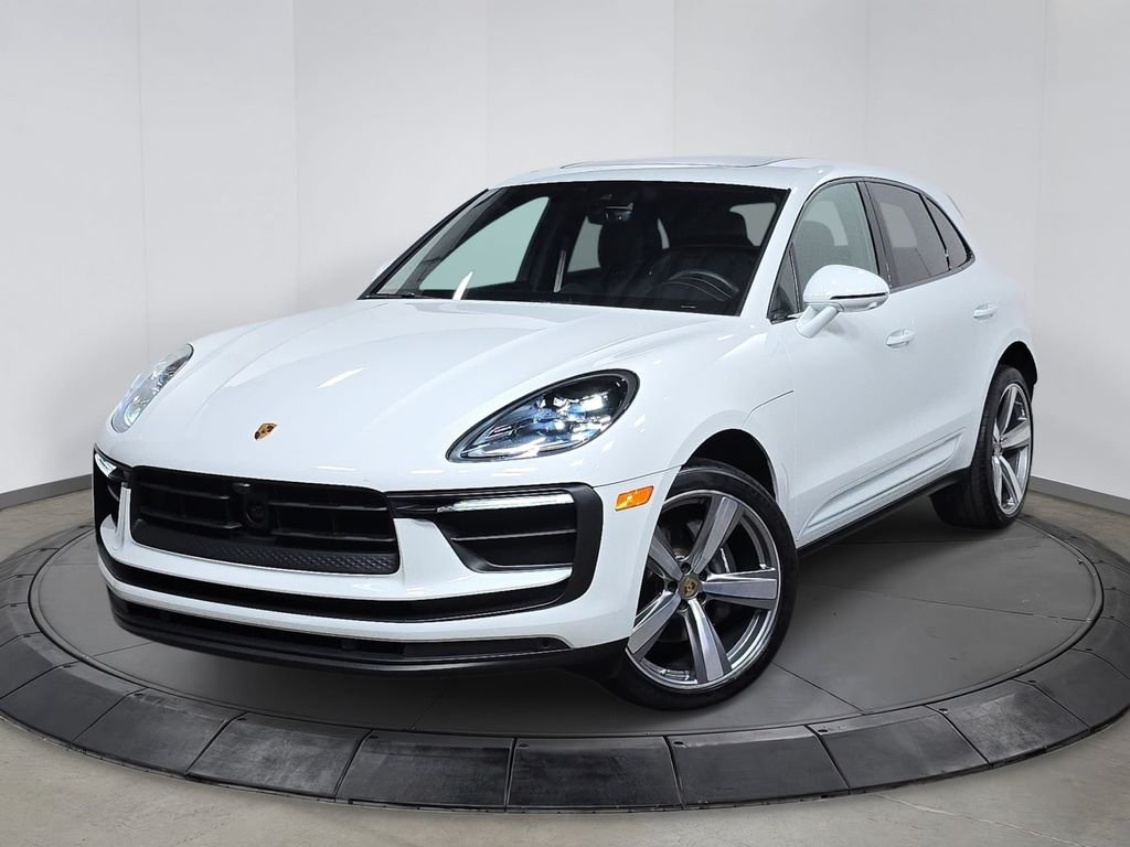 2025 Porsche Macan's photo