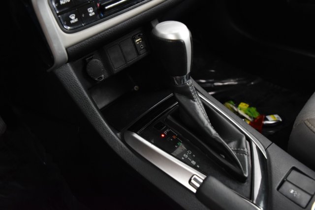 2019 Toyota Corolla LE - Photo 21