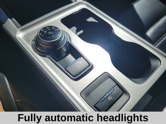 Used 2024 Gray Ford SEL image 7