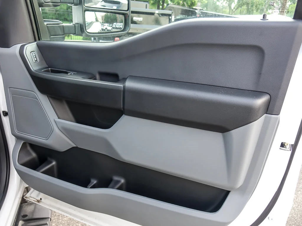 New 2026 Oxford White Ford XL image 27