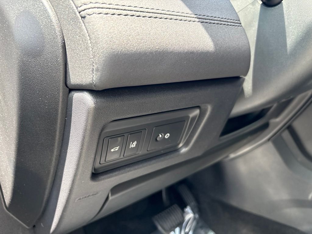 Used 2019 Gray Land Rover  image 16