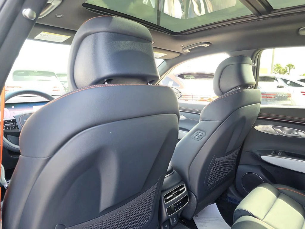 New 2026 White Genesis 2.5T Sport Prestige image 11
