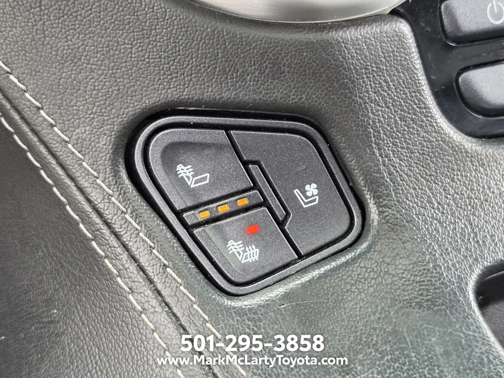 Used 2019 Silver GMC SLT image 27