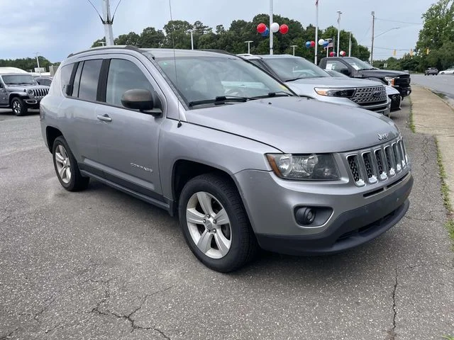 2016 Jeep Compass Sport's photo