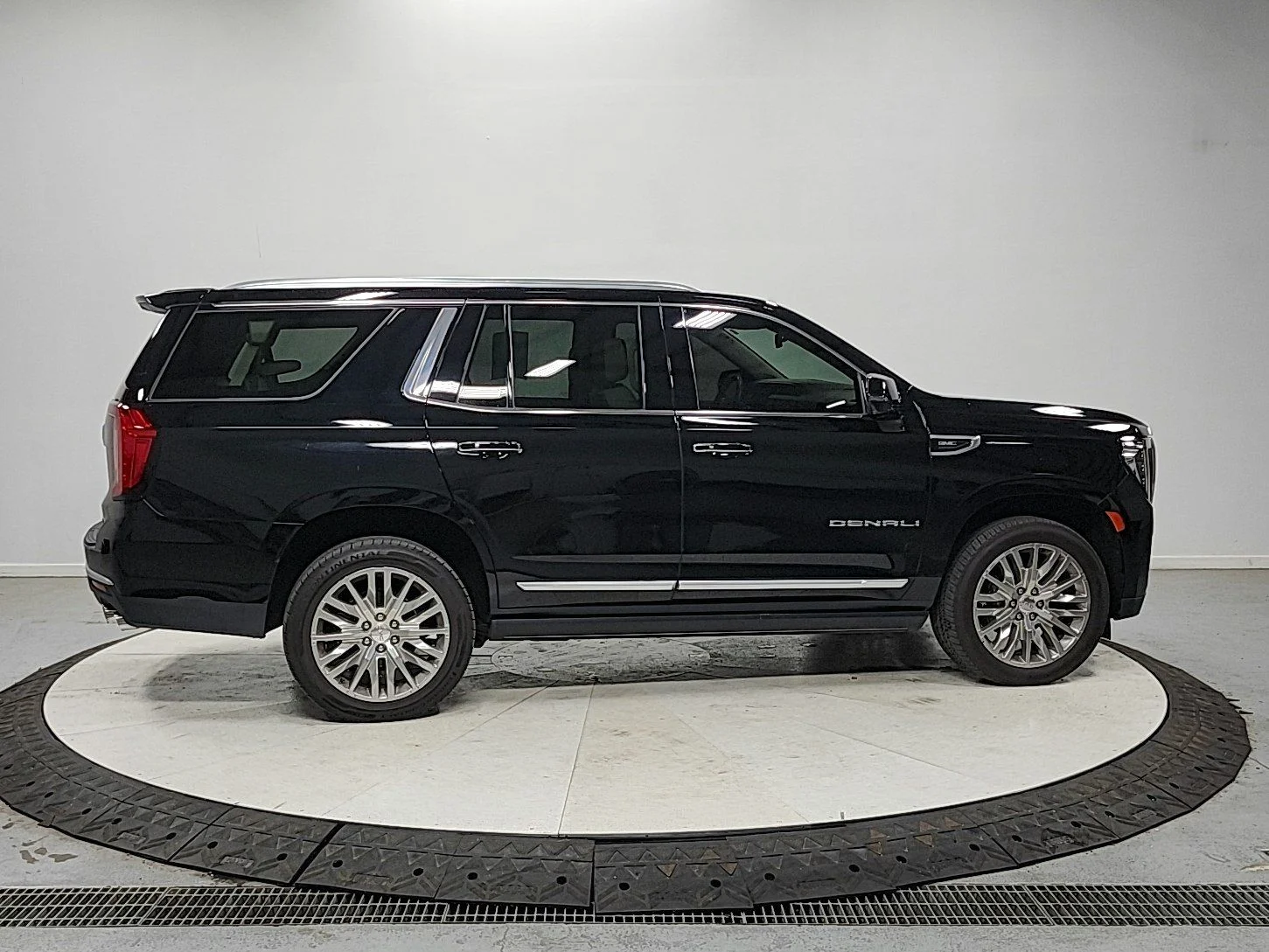 Used 2023 Black GMC Denali image 8