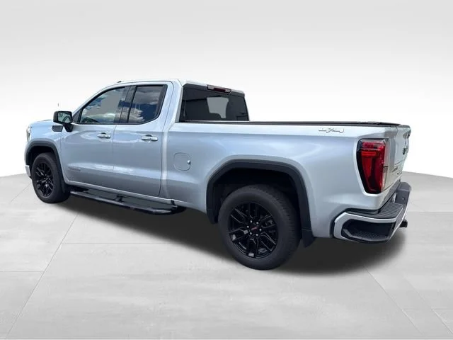 Used 2022 Quicksilver Metallic GMC Elevation image 3