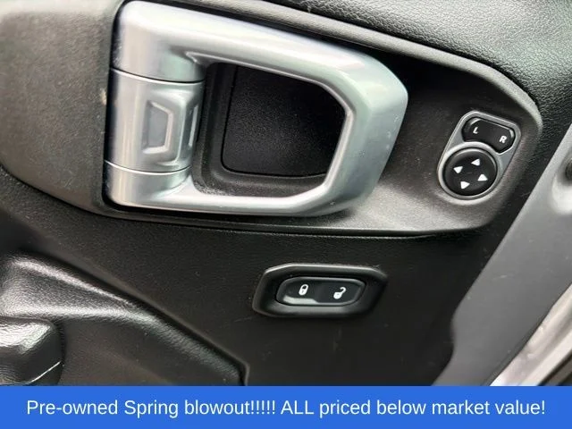 Used 2021 Silver Jeep Unlimited Sport S image 15