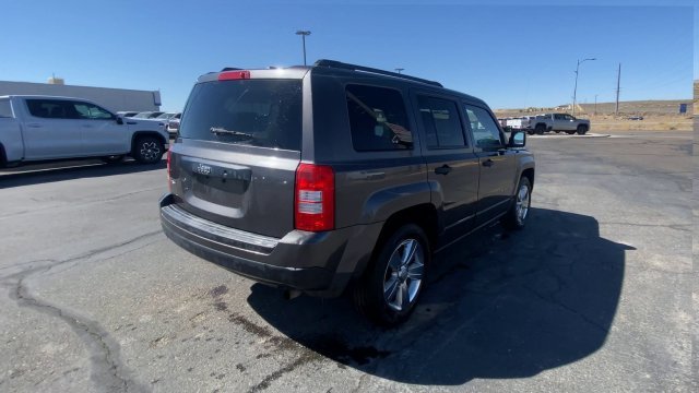 Used 2016 Gray Jeep Sport image 8