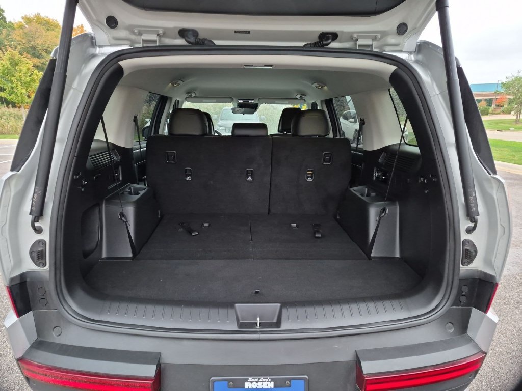Used 2024 Silver Hyundai SEL image 26