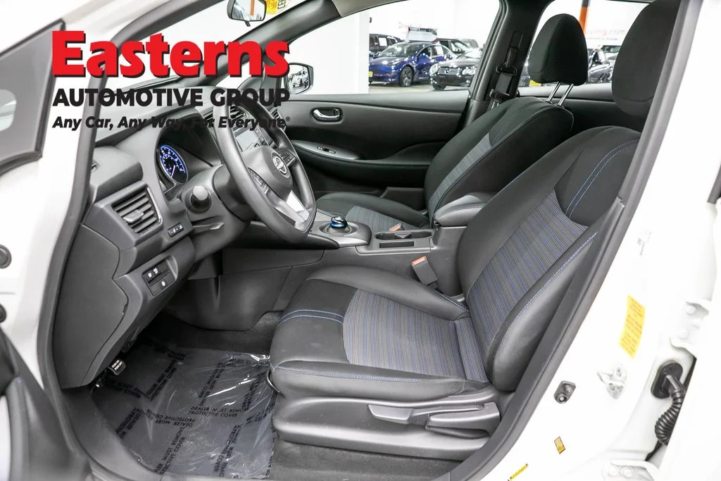 Used 2023 White Nissan S image 13