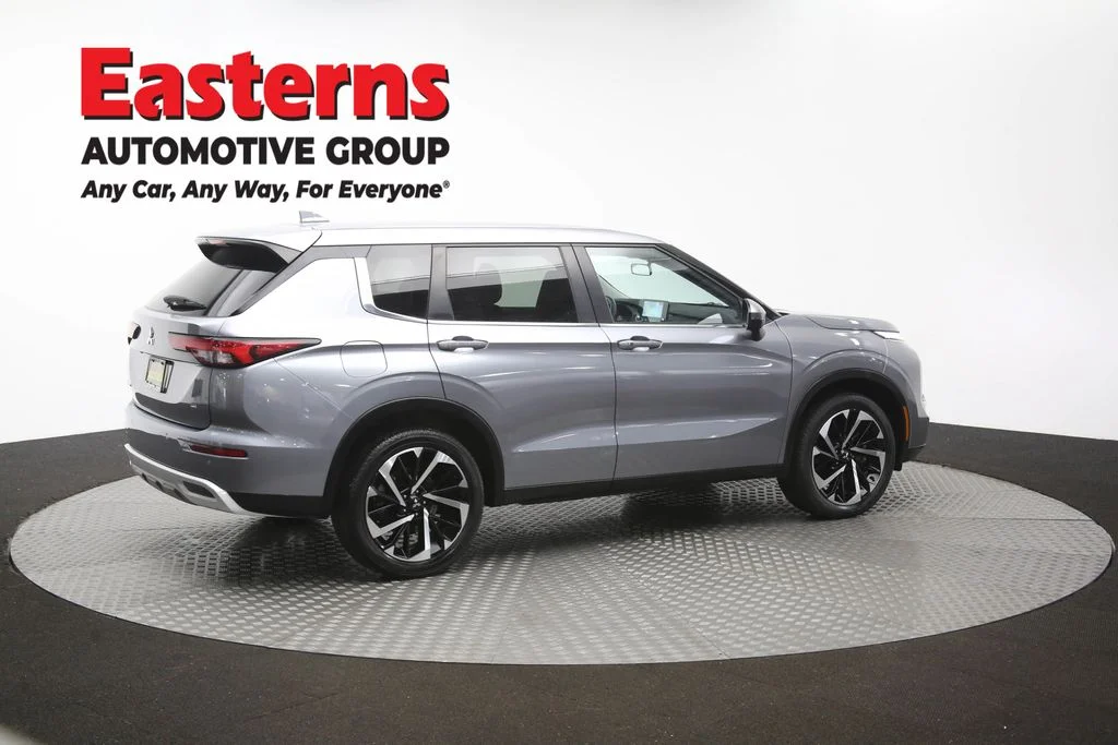 Used 2024 Gray Mitsubishi SE image 41