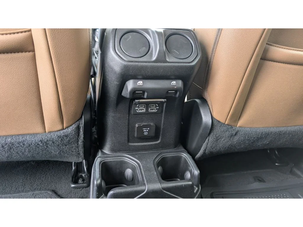 Used 2021 Snazzberry Pearlcoat Jeep Overland image 28