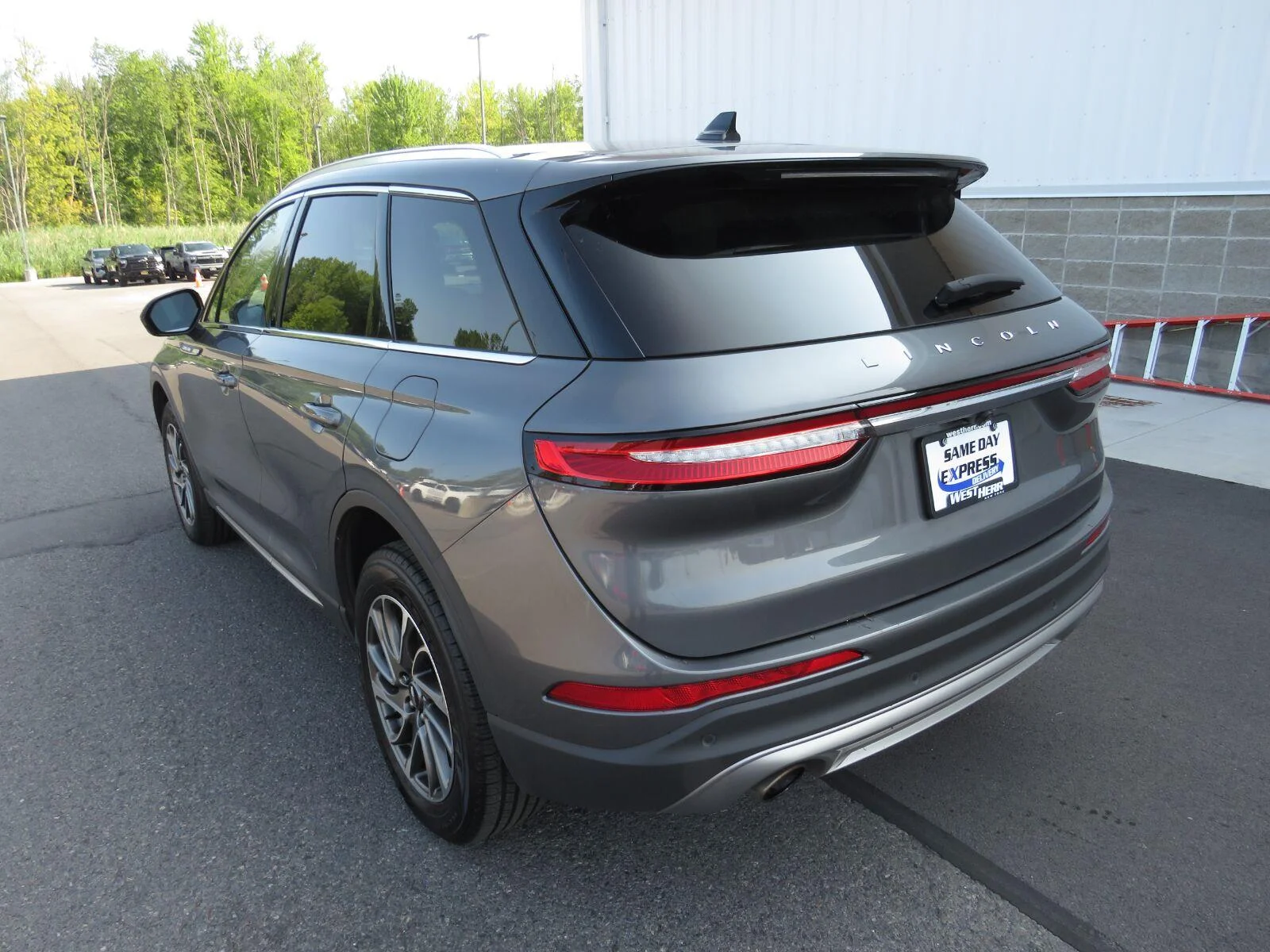 Used 2022 Asher Gray Met Cc Lincoln Standard image 16