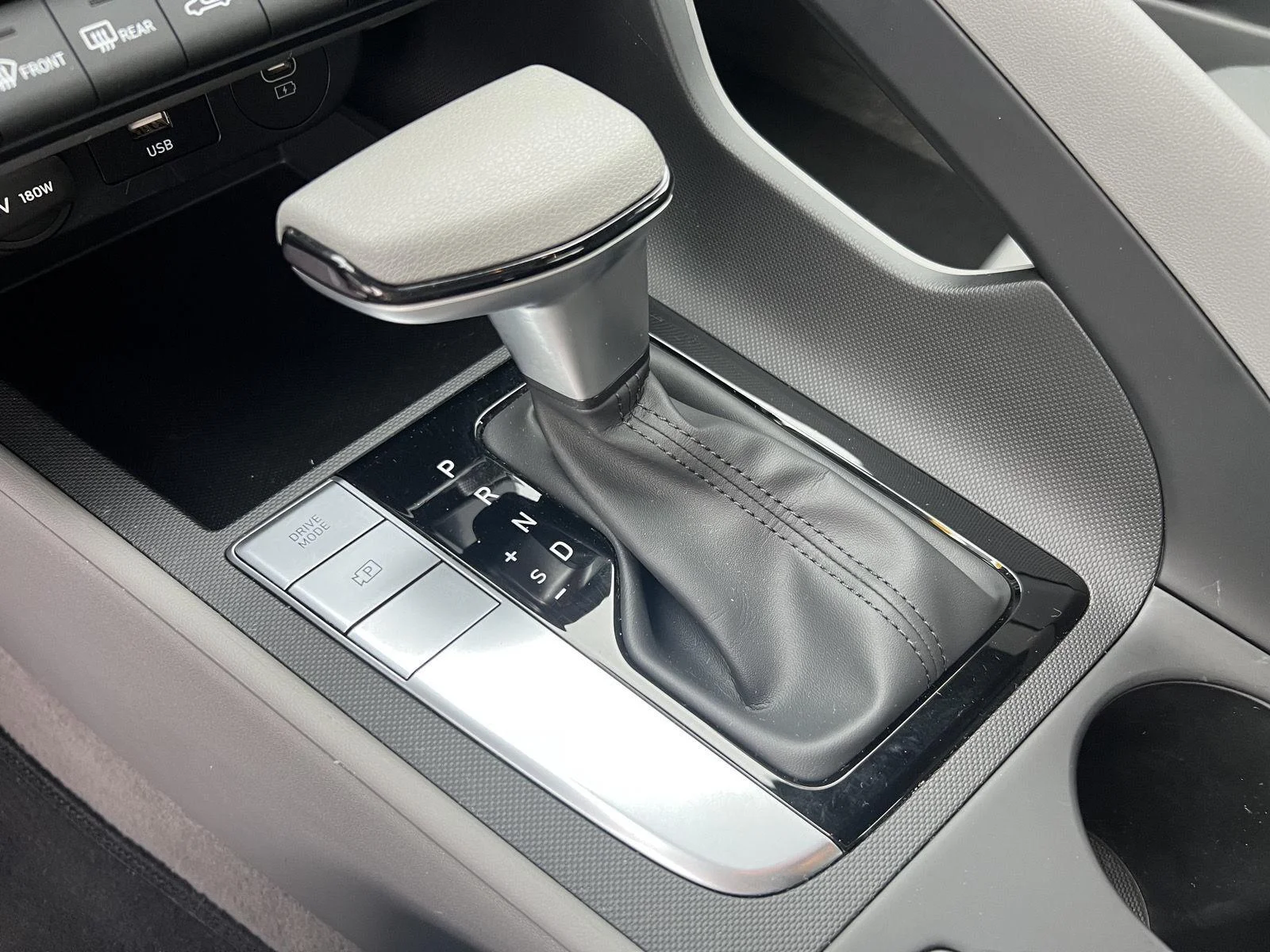 Used 2024 Amazon Gray Hyundai SEL image 18