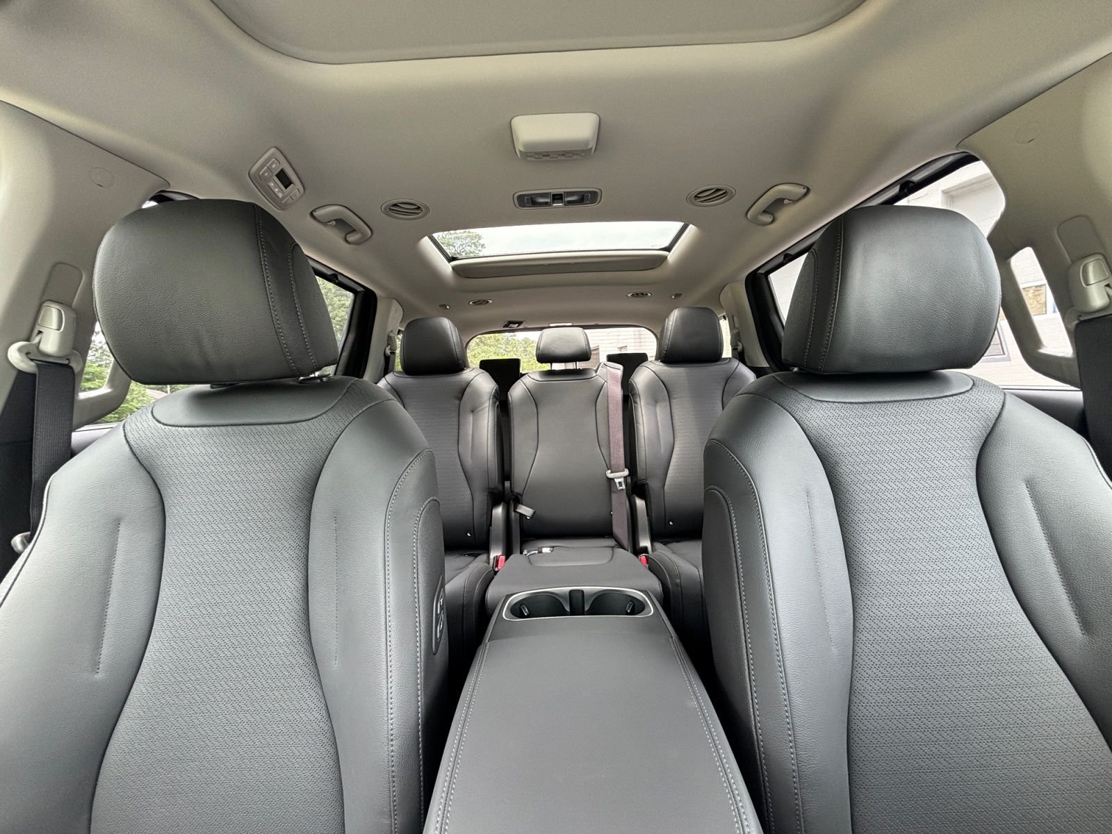 New 2026 Snow White Pearl Kia SX Prestige image 30