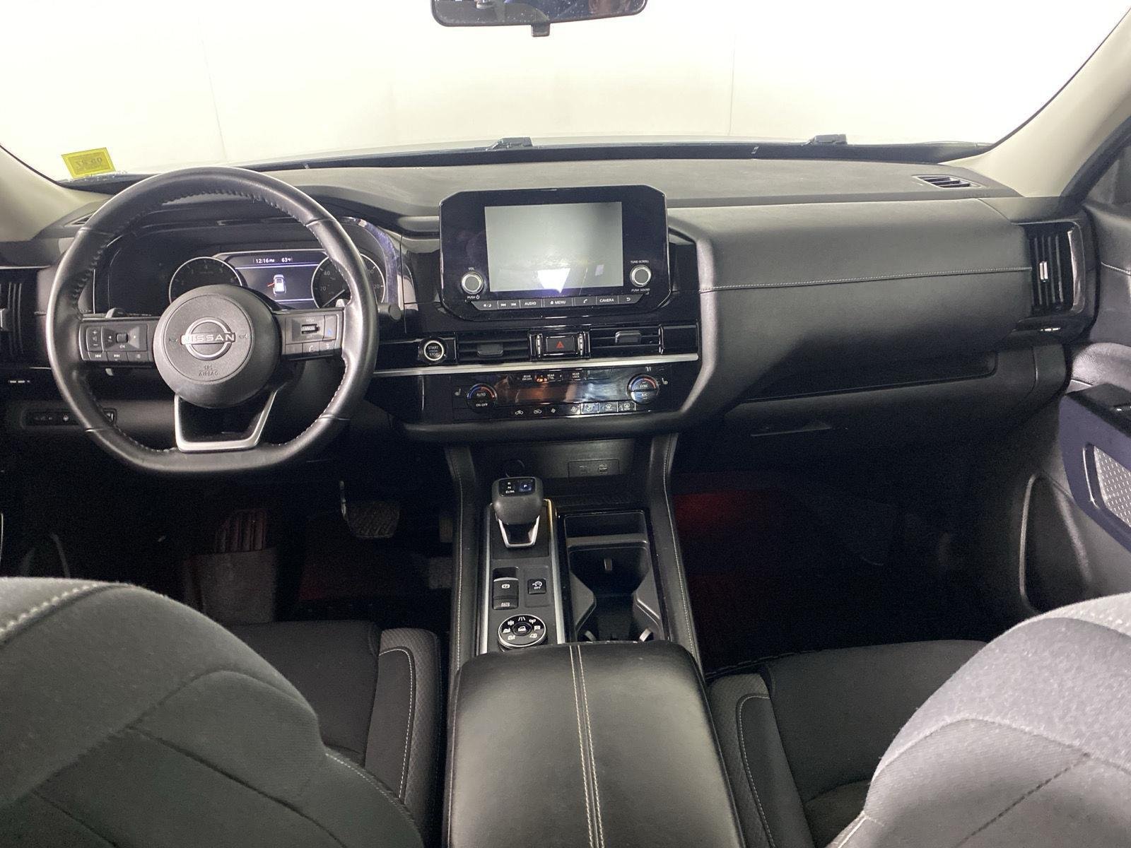 Used 2022 Gun Metallic Nissan SV image 2