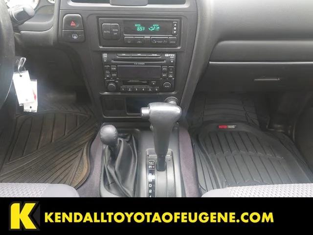 Used 2002 Silver Nissan SE image 11