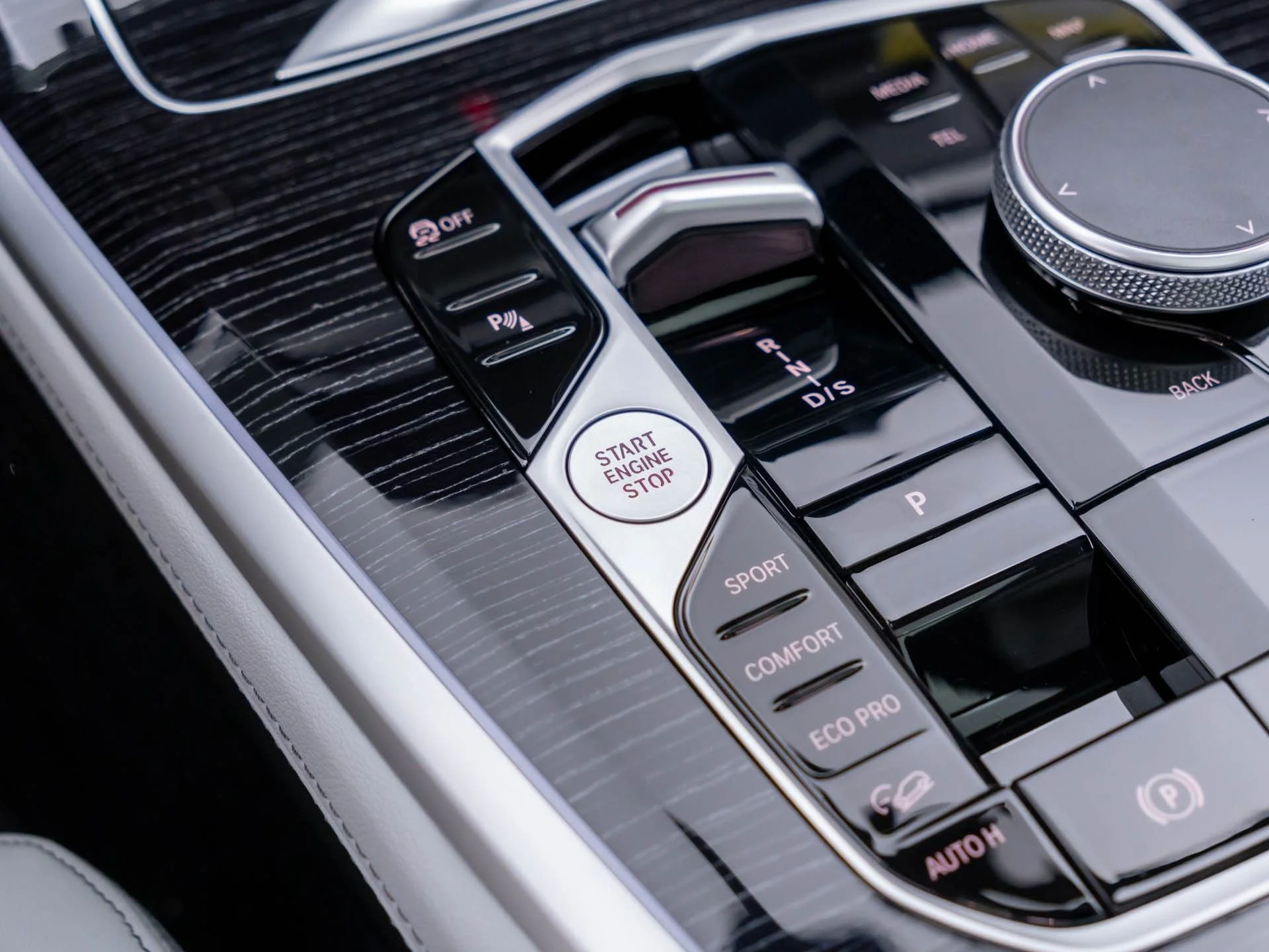 New 2026 Gray BMW xDrive40i image 21
