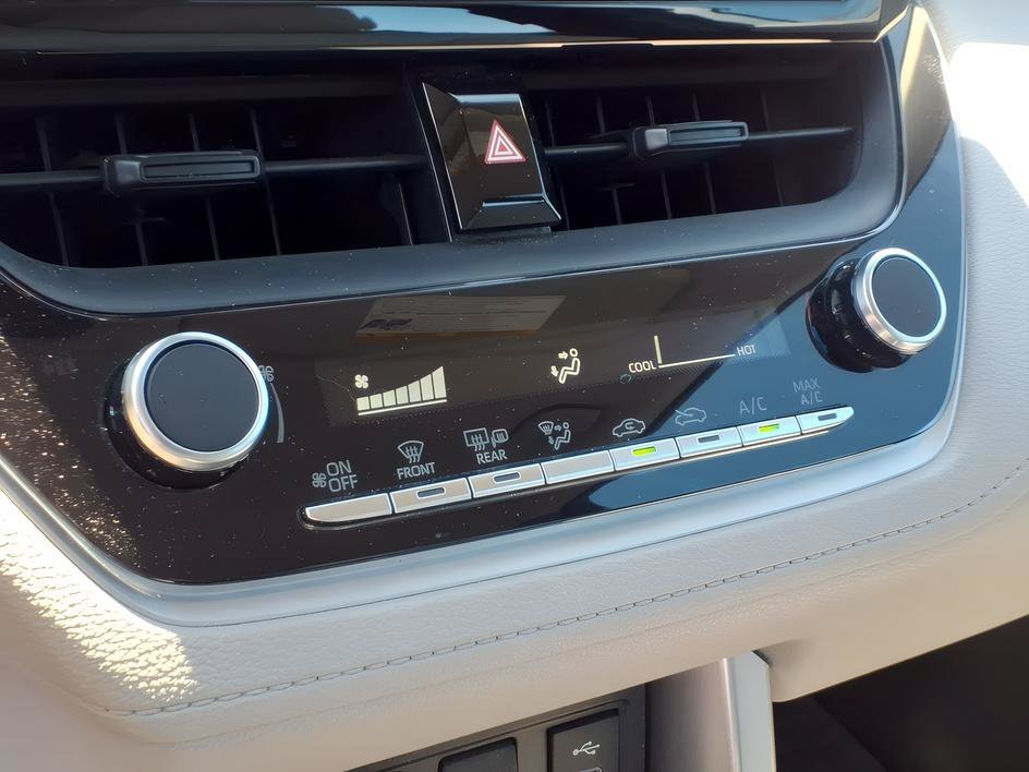 Used 2023 Sonic Silver Toyota L image 20