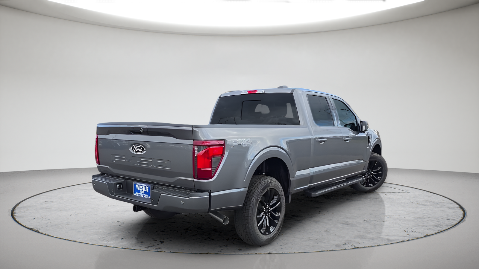 New 2026 Carbonized Gray Metallic Ford XLT image 7
