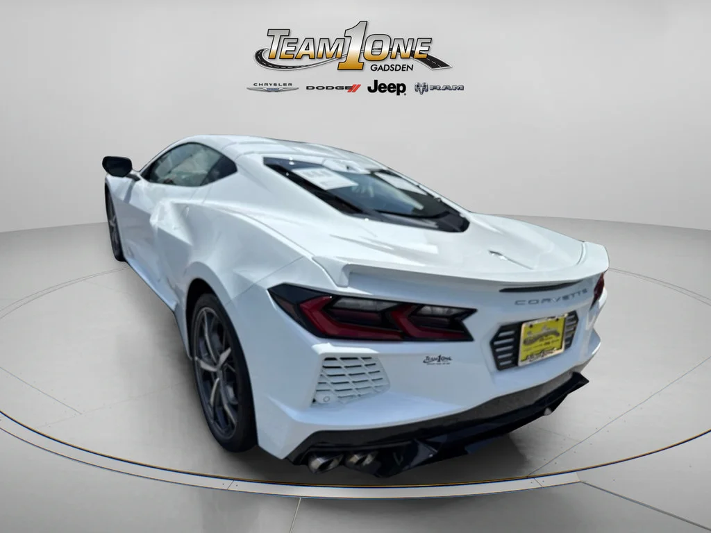 Used 2022 Arctic White Chevrolet 2LT image 9