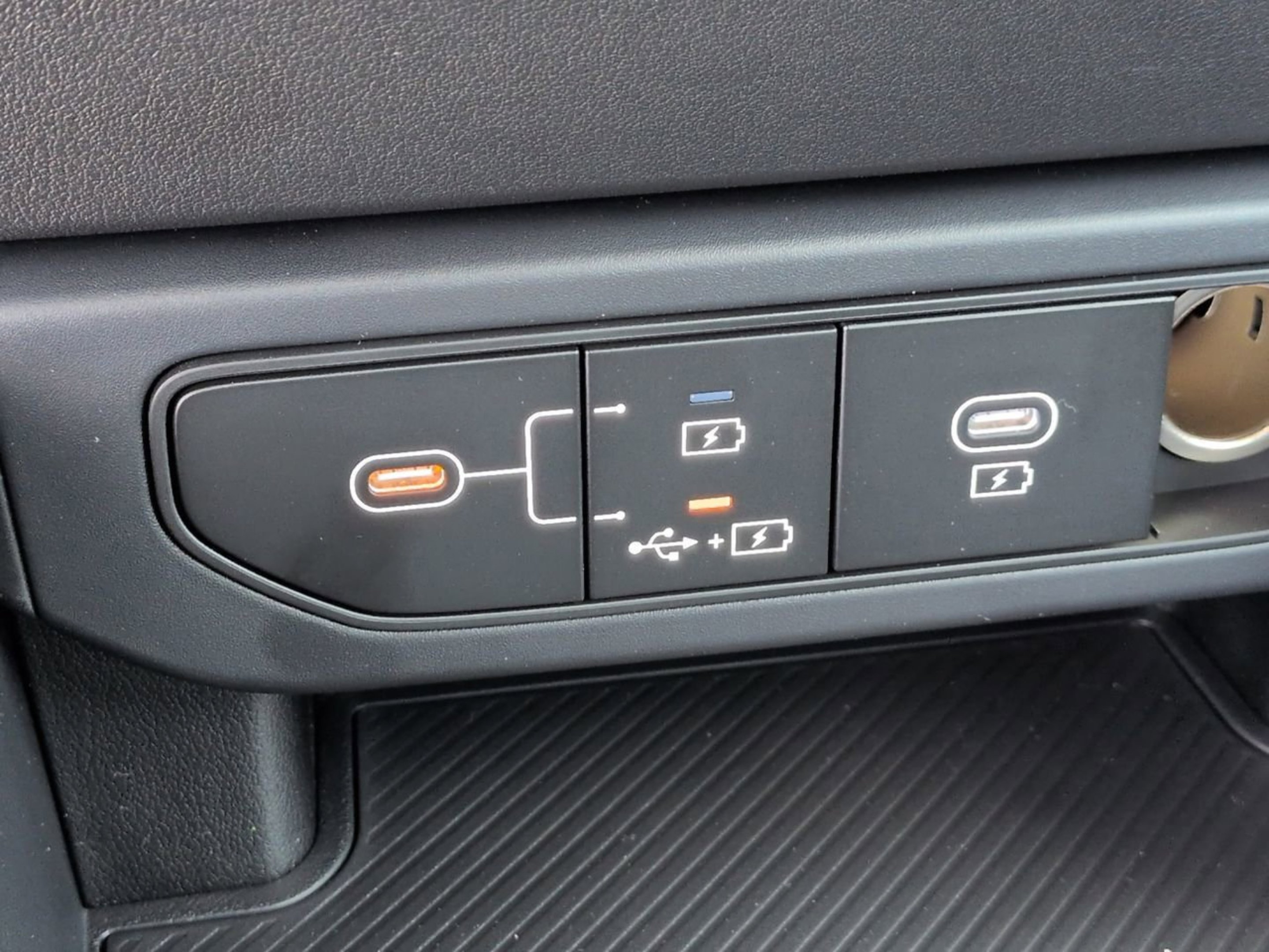 New 2026 Snow White Pearl Kia LXS image 23