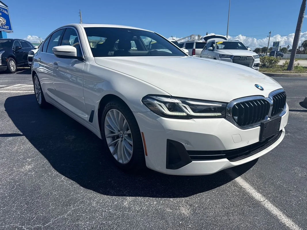 Used 2023  BMW i xDrive image 7