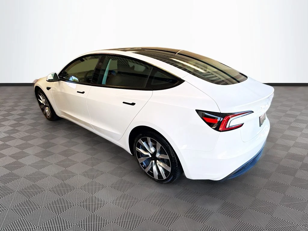Used 2025  Tesla Standard image 6