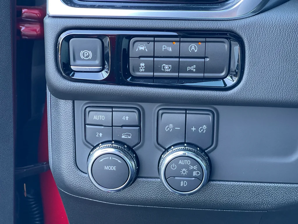 2025 GMC Yukon XL Denali - Photo 15