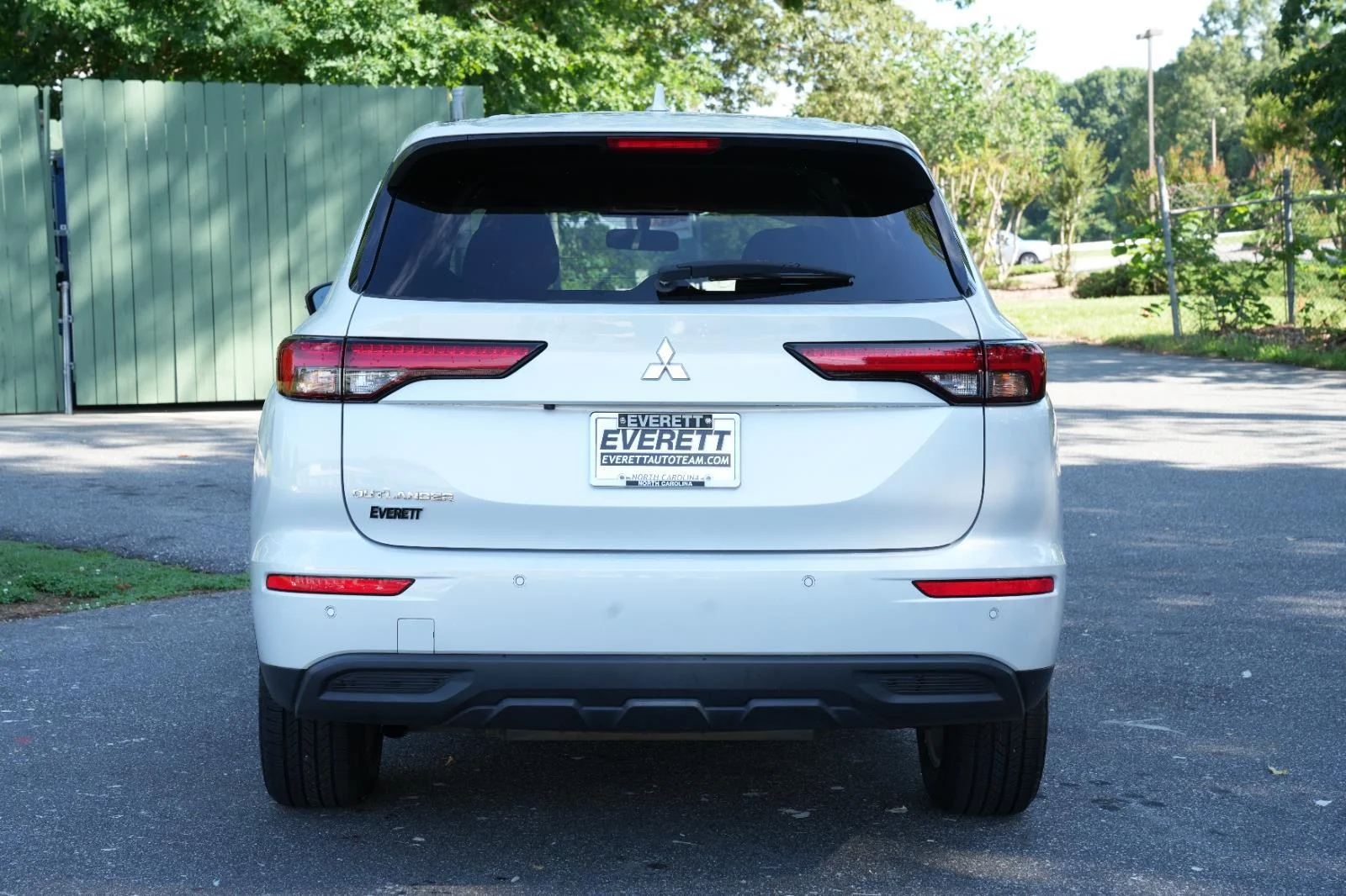 Used 2024 Silver Mitsubishi ES image 5