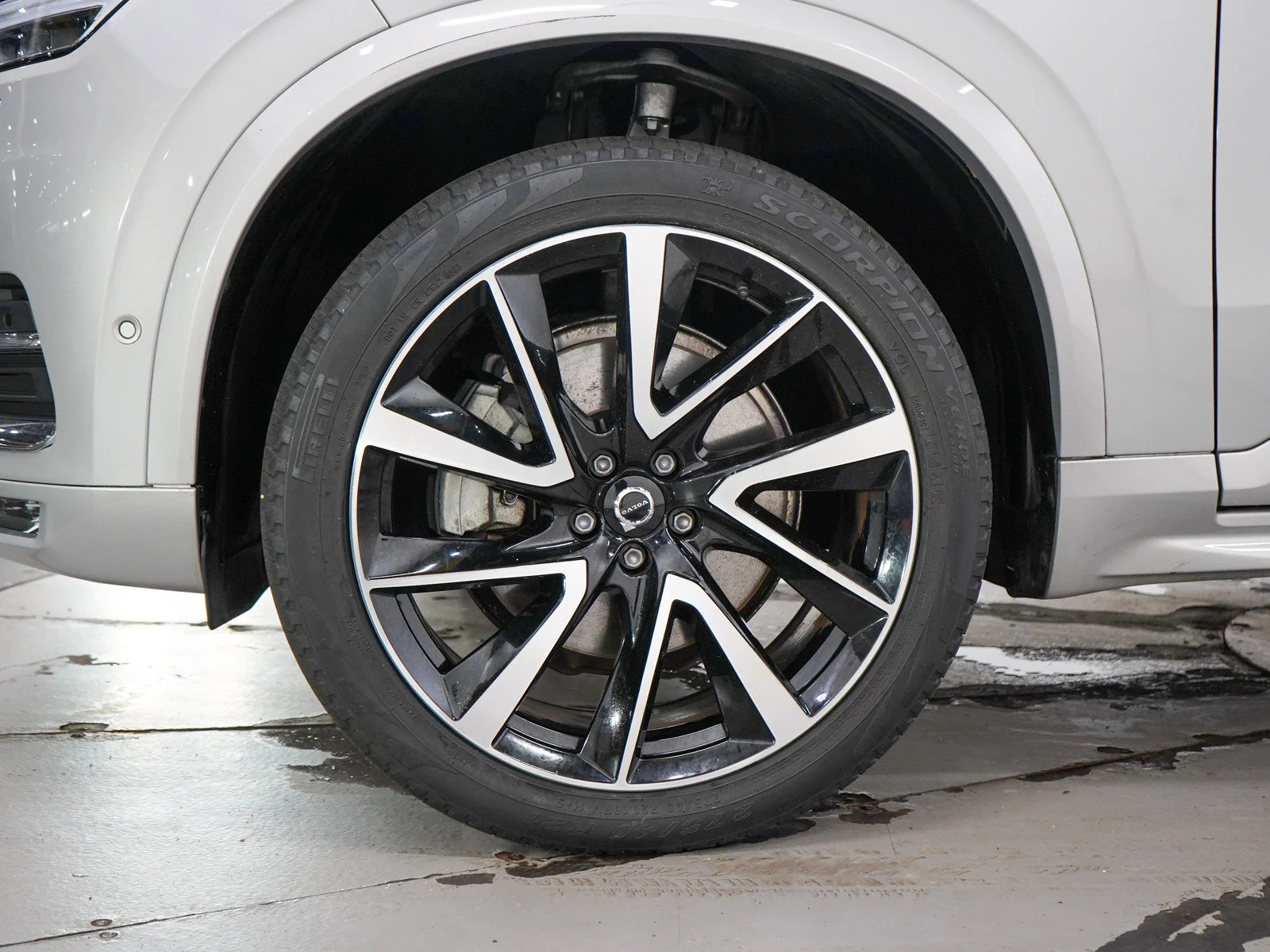 Used 2023 Silver Volvo Plus image 30