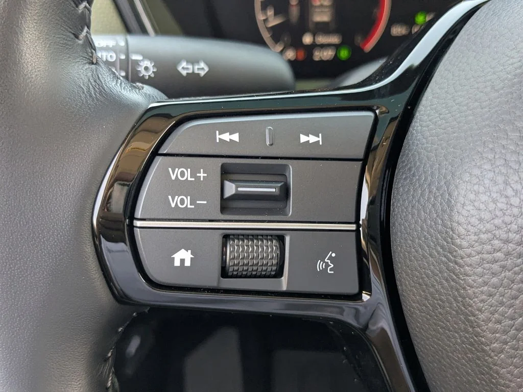 Used 2025 Gray Honda EX-L image 27