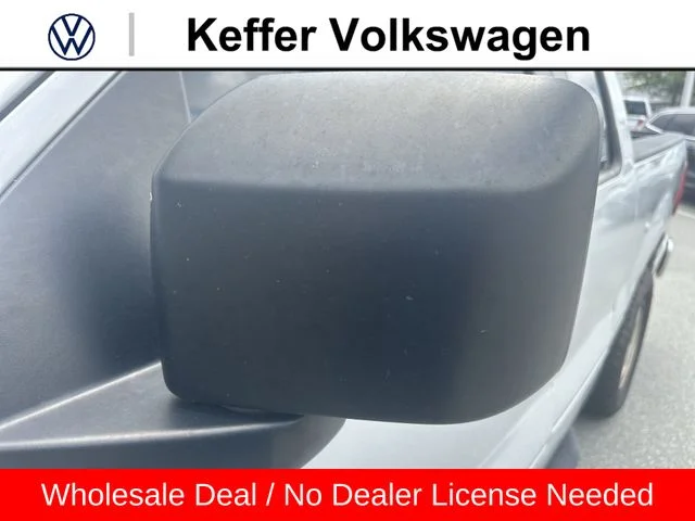 Used 2007  Ford XL image 10