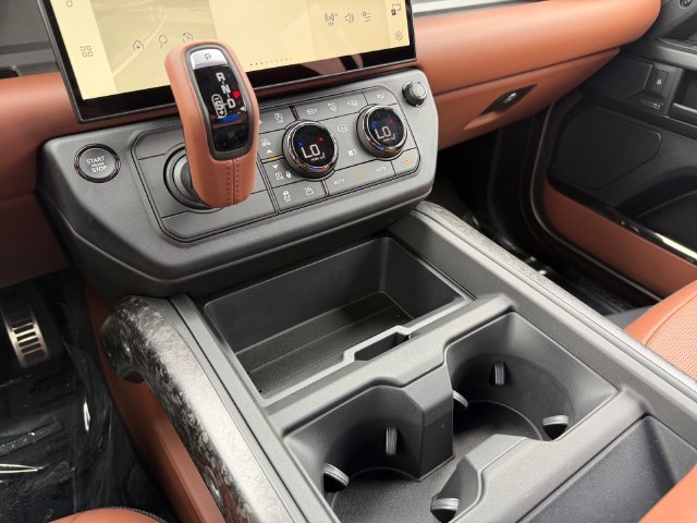 New 2026 Petra Copper Land Rover OCTA image 19
