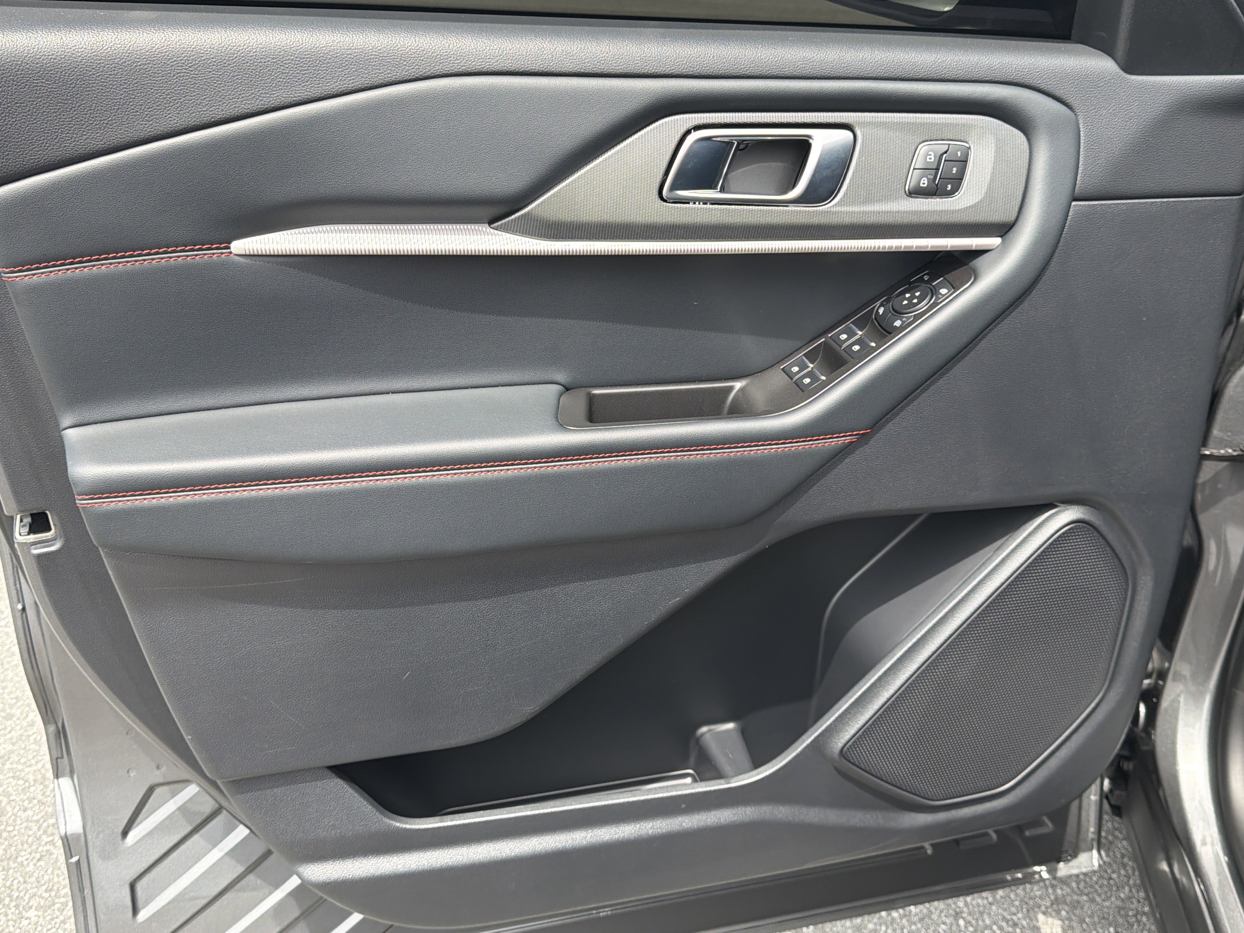 Used 2025 Gray Metallic Ford ST-Line image 12