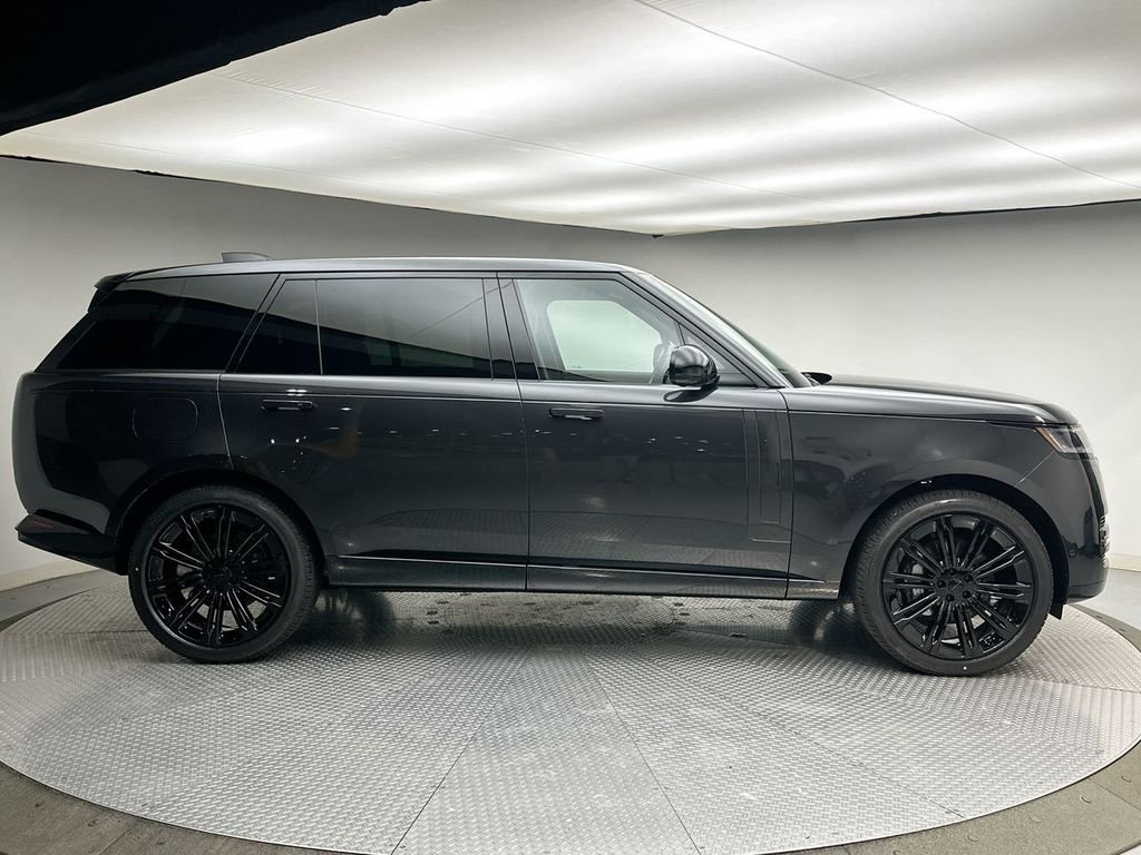 New 2026 Carpathian Gray Premium Metallic Land Rover SE image 14