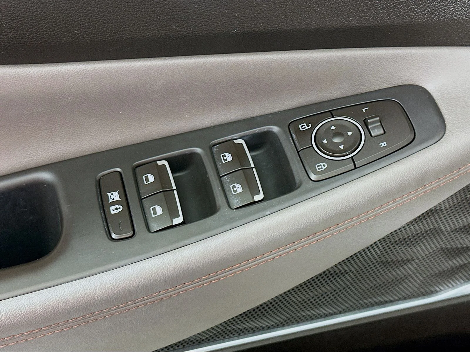 Used 2019 Symphony Silver Hyundai Limited image 17