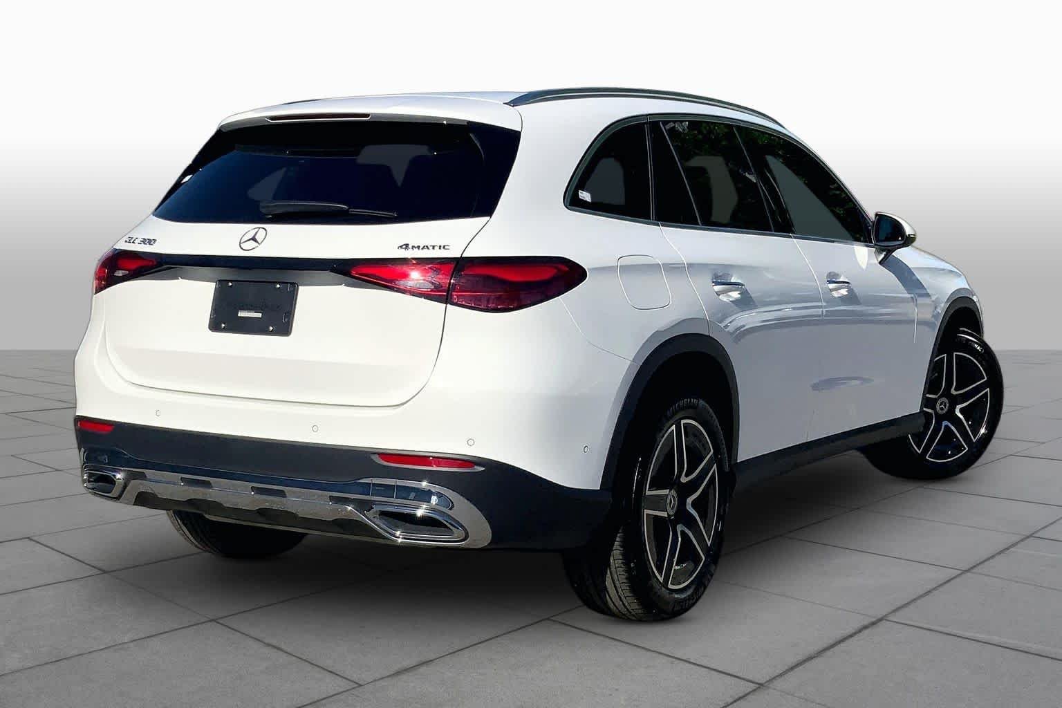Certified Used 2026 Polar White Mercedes-Benz GLC 300 image 13