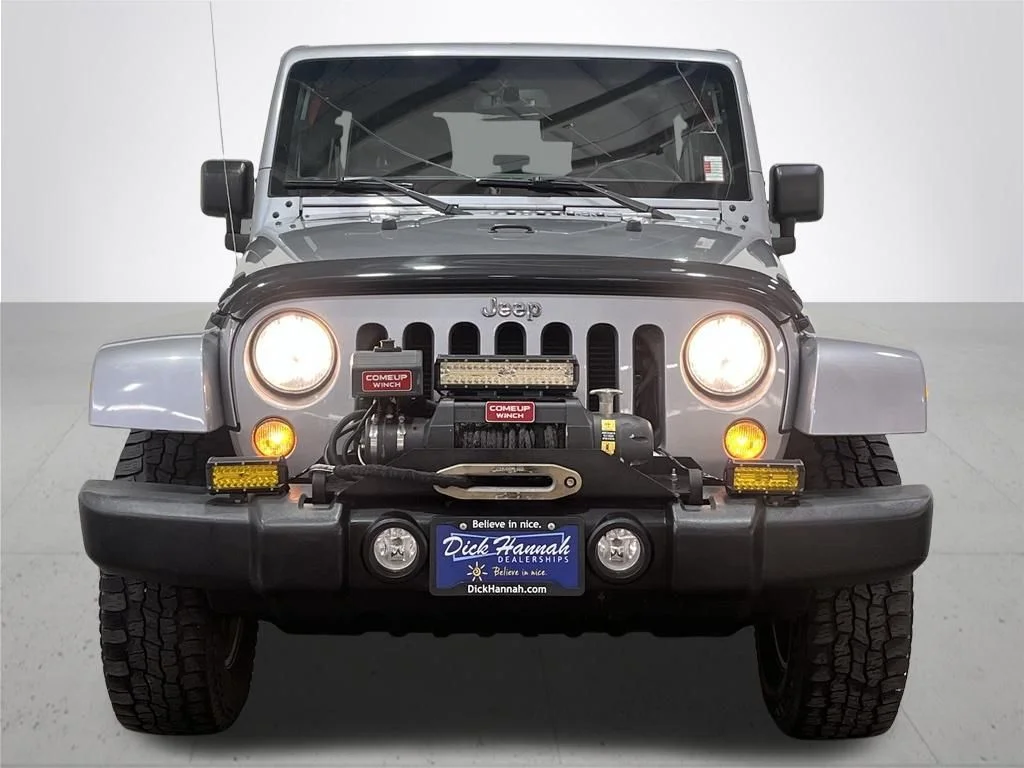 Used 2015 Silver Jeep Unlimited Rubicon image 4