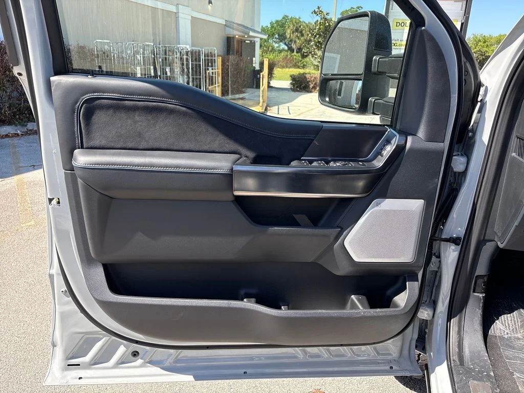 New 2026 White Ford Platinum image 15