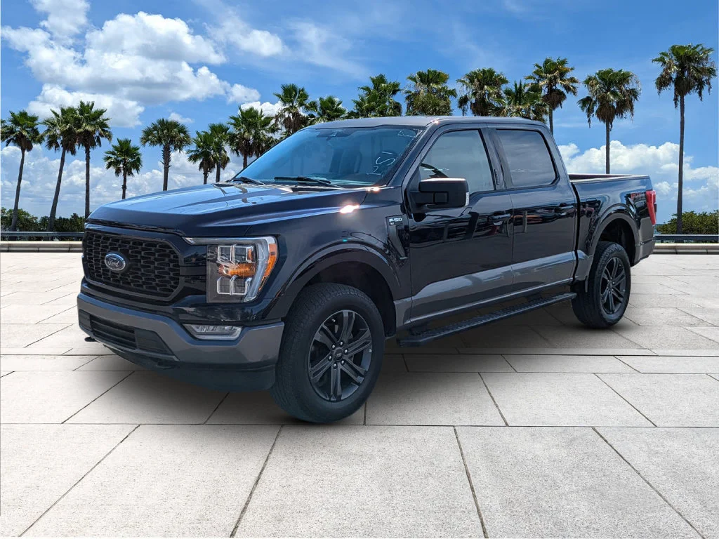 Used 2023 Antimatter Blue Metallic Ford XLT image 4