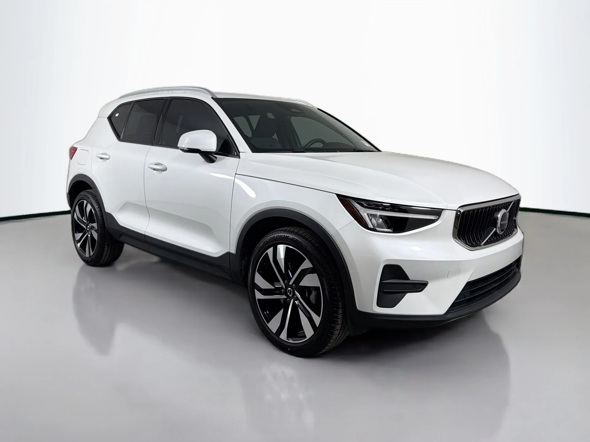 Certified Used 2023 Crystal White Volvo Core  image 3