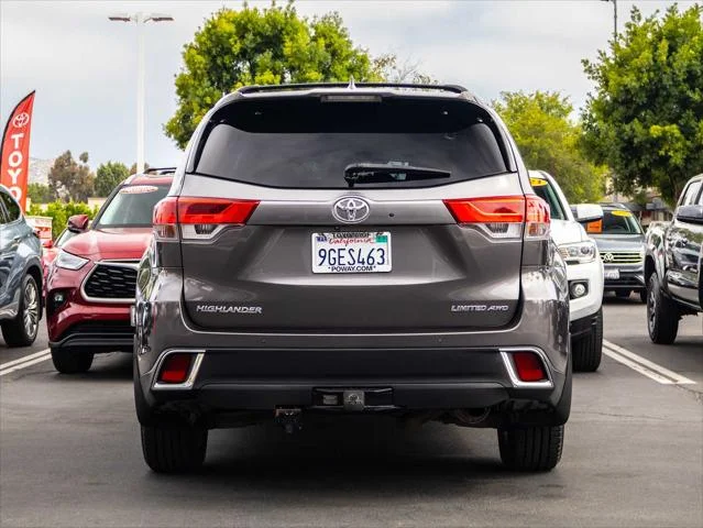 Certified Used 2017 PREDAWN GRAY MICA Toyota  image 9