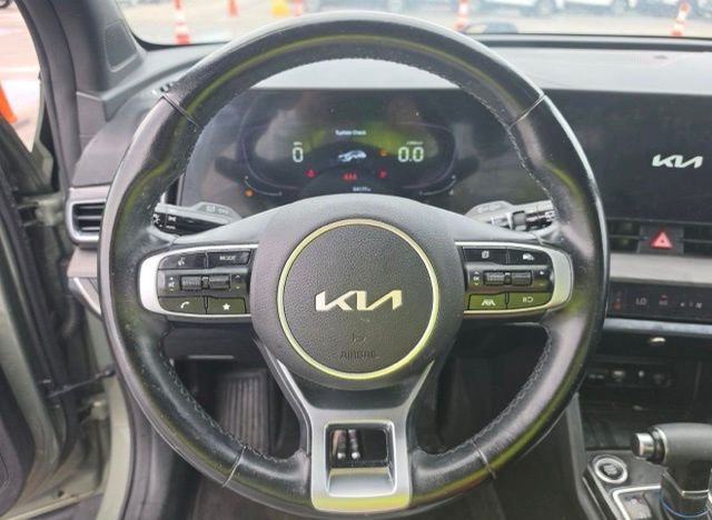 Used 2023 Jungle Green Kia X-Line image 10