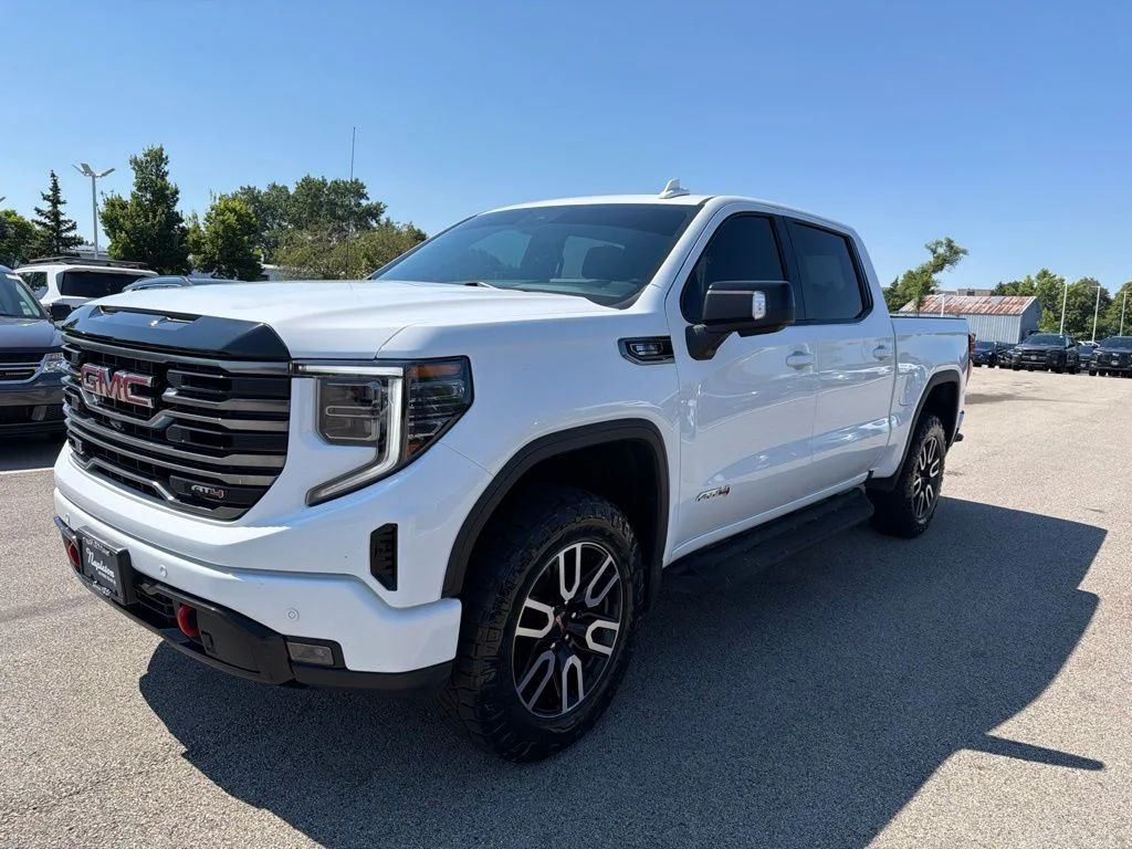 Used 2025 White GMC AT4 image 2